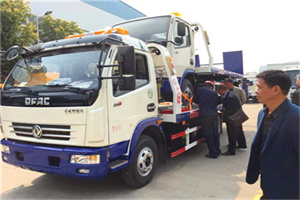 洛阳汽车道路救援拖车价格